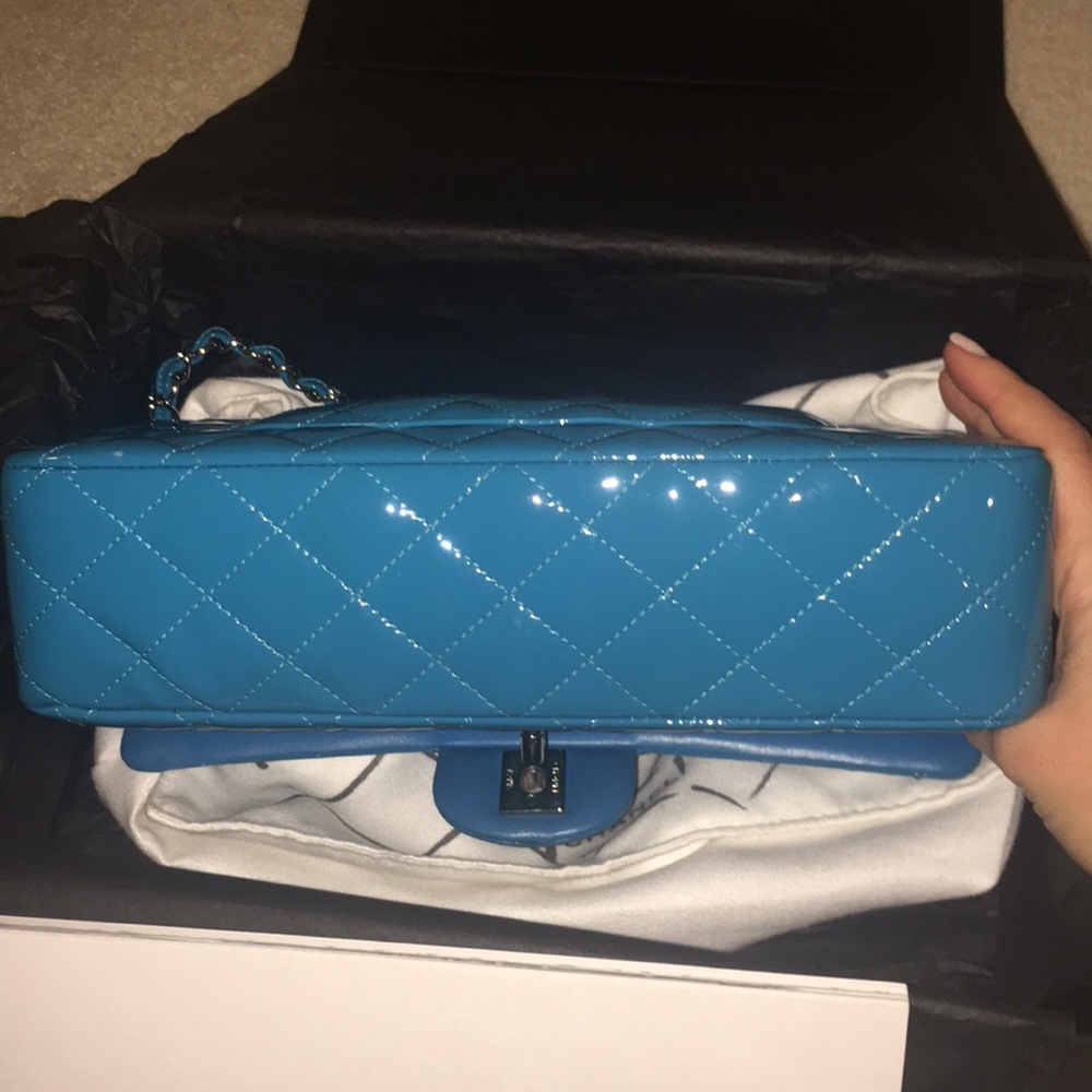 CHANEL CONTINUED! - Picture 3 of 6